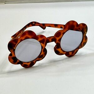 Flower Shaped Sunnies 🕶️